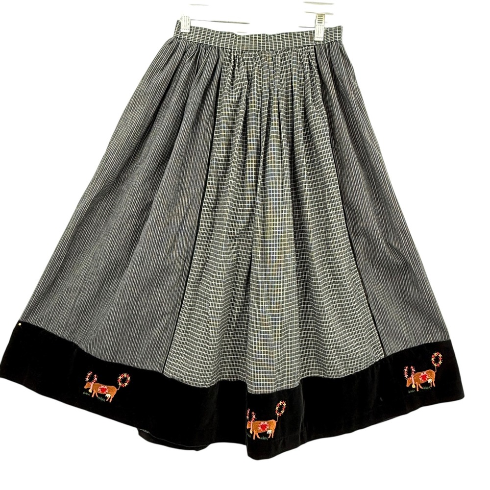 Montana‎ Trachten Womens Dirndl Skirt Cotton Black Velvet Embroidered Cow Size 4
